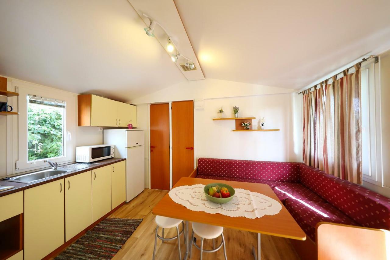 Mobile Home Grbe Nin Buitenkant foto