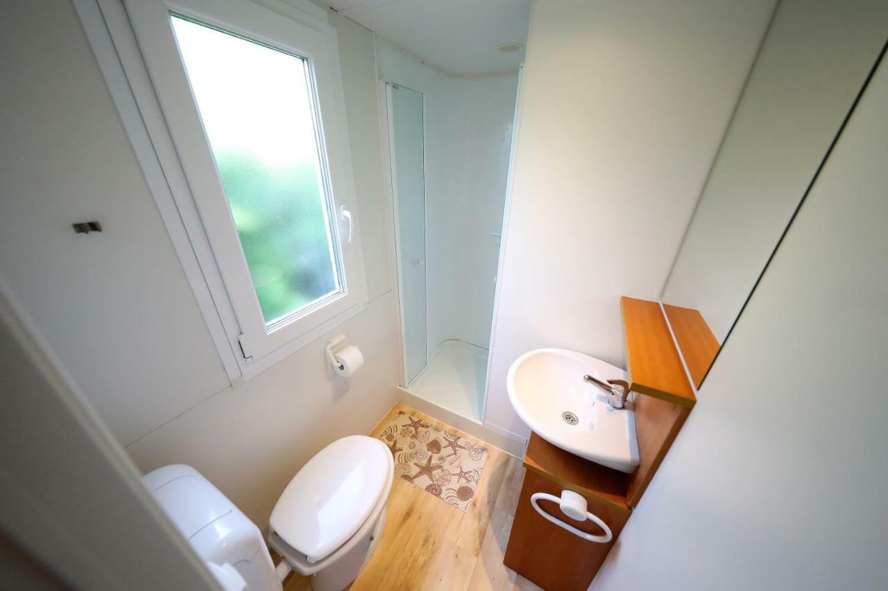 Mobile Home Grbe Nin Buitenkant foto