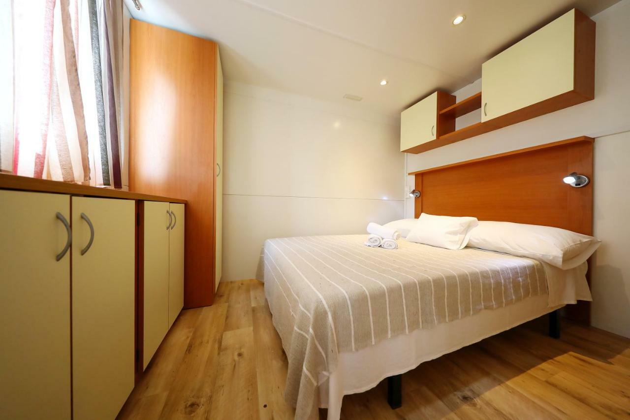 Mobile Home Grbe Nin Buitenkant foto