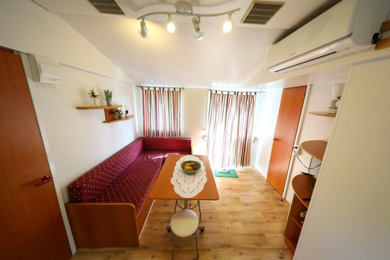 Mobile Home Grbe Nin Buitenkant foto