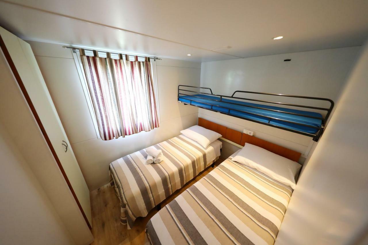 Mobile Home Grbe Nin Buitenkant foto