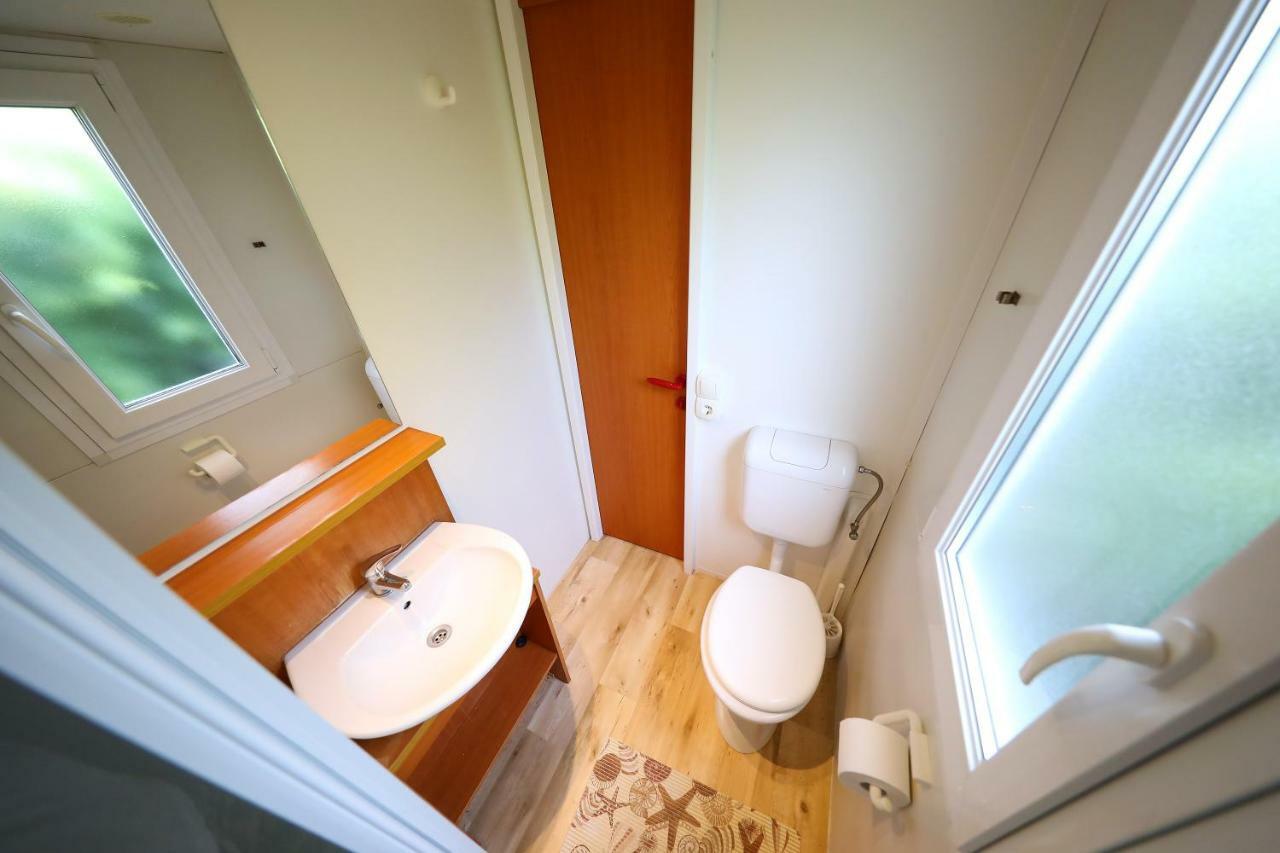 Mobile Home Grbe Nin Buitenkant foto