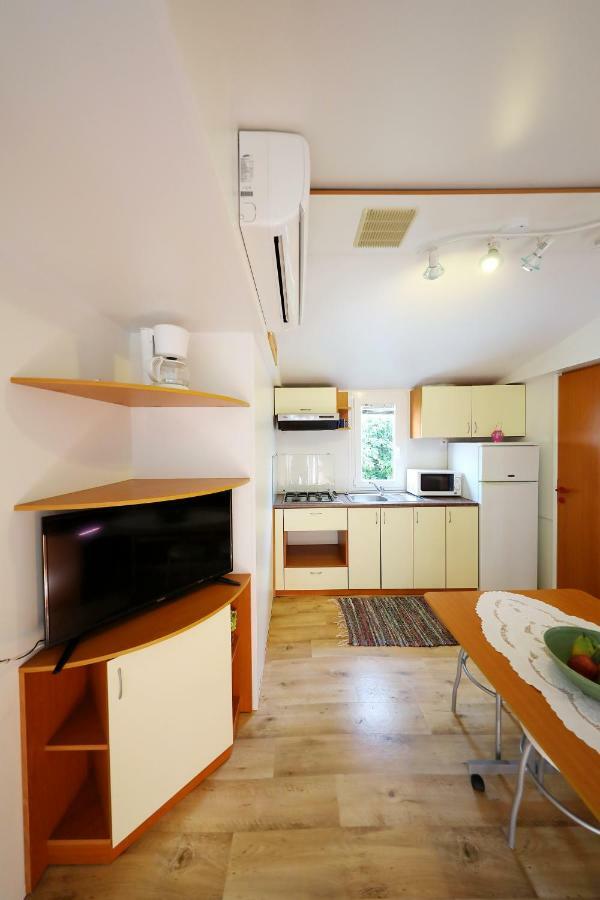 Mobile Home Grbe Nin Buitenkant foto