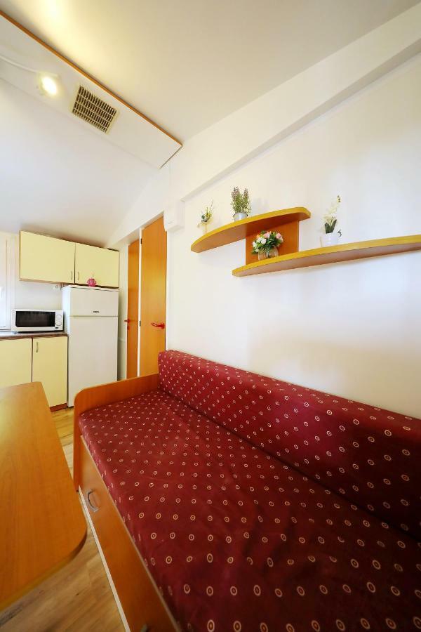 Mobile Home Grbe Nin Buitenkant foto