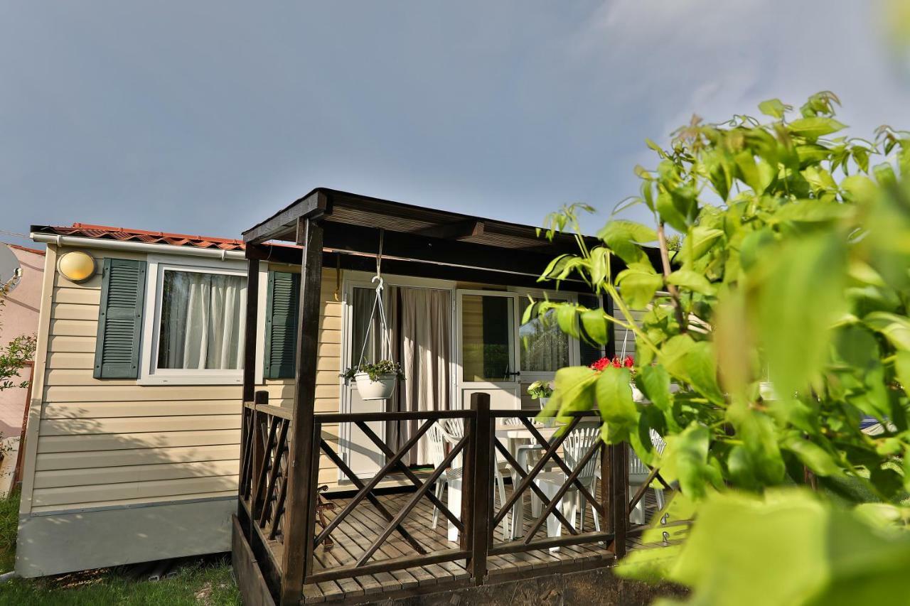 Mobile Home Grbe Nin Buitenkant foto
