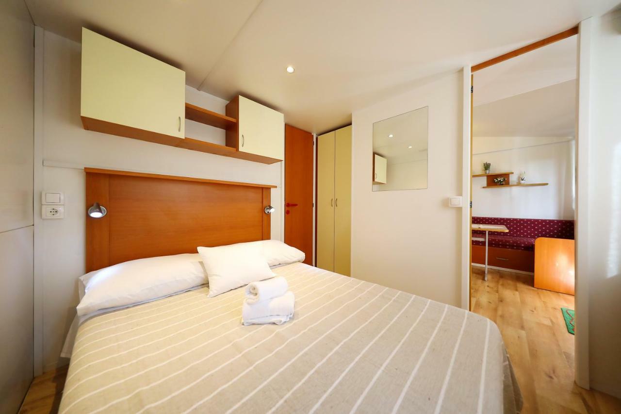 Mobile Home Grbe Nin Buitenkant foto