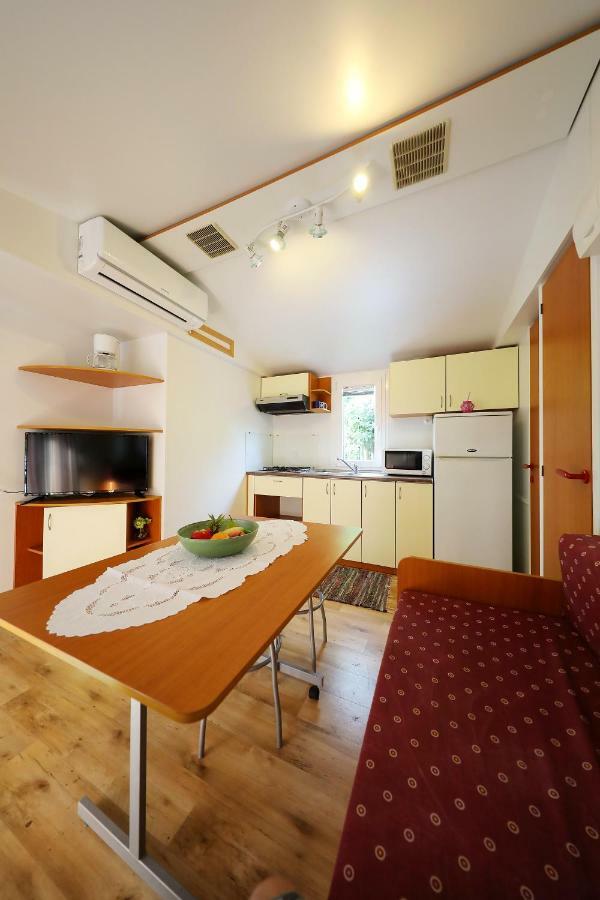 Mobile Home Grbe Nin Buitenkant foto