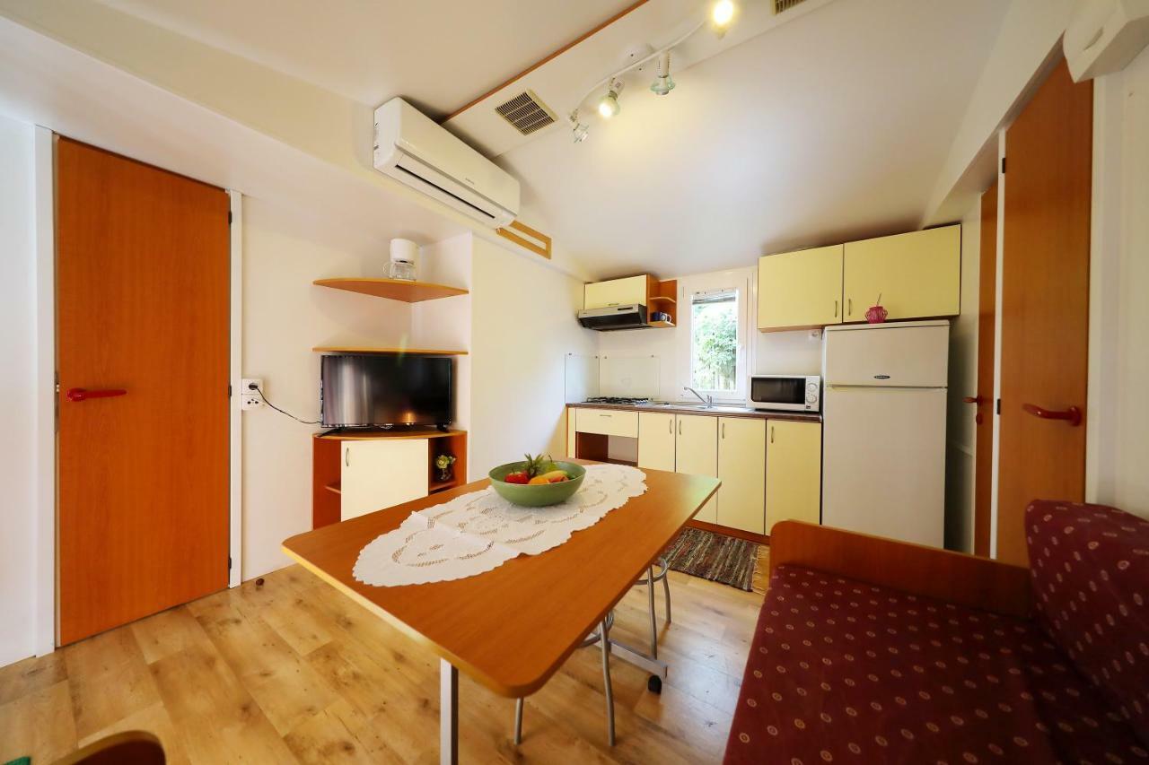 Mobile Home Grbe Nin Buitenkant foto
